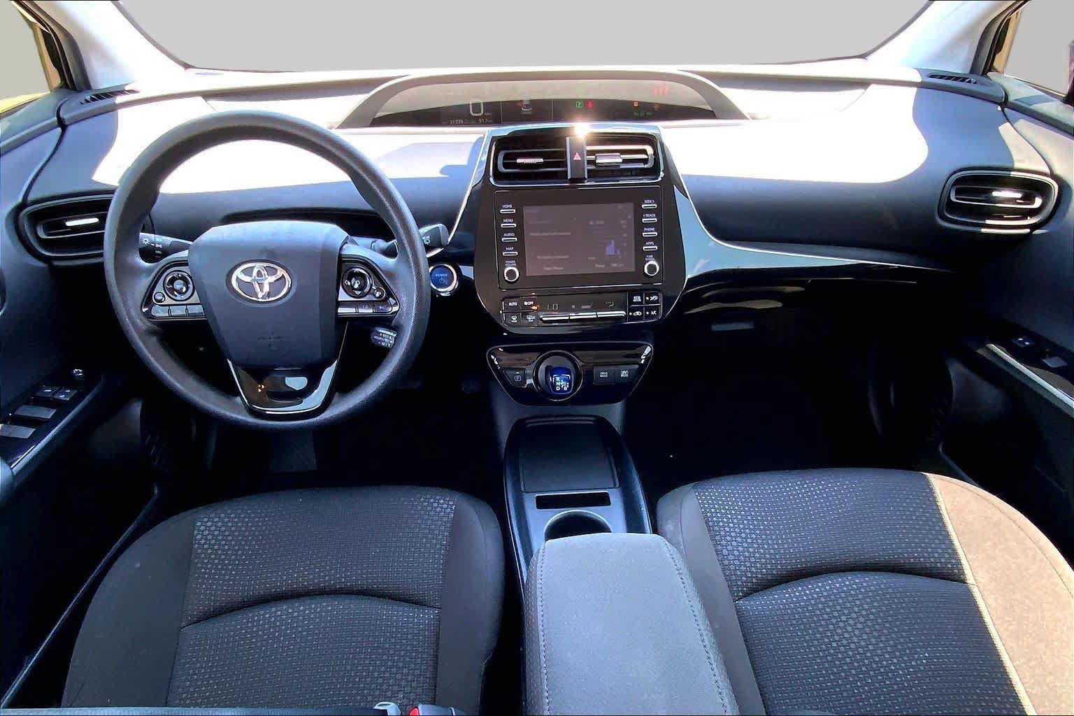 Used 2020 Toyota Prius LE FWD image 14