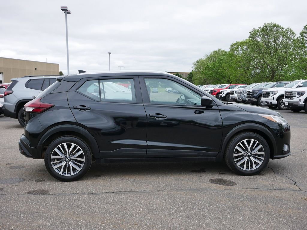 Used 2022 Nissan Kicks SV FWD image 9