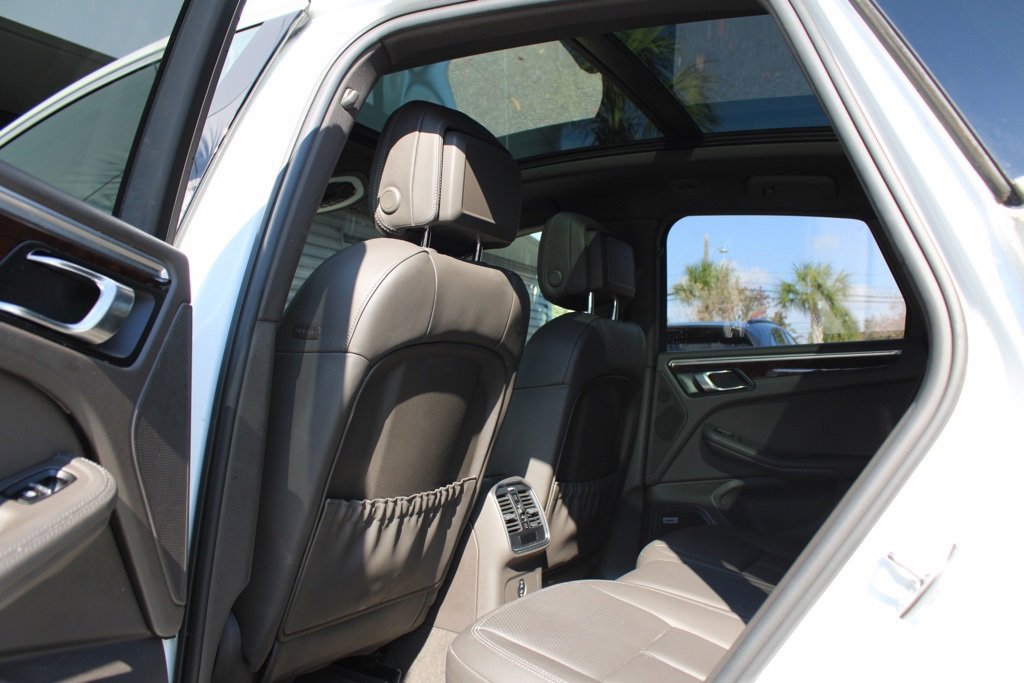 Used 2021 Porsche Macan image 27