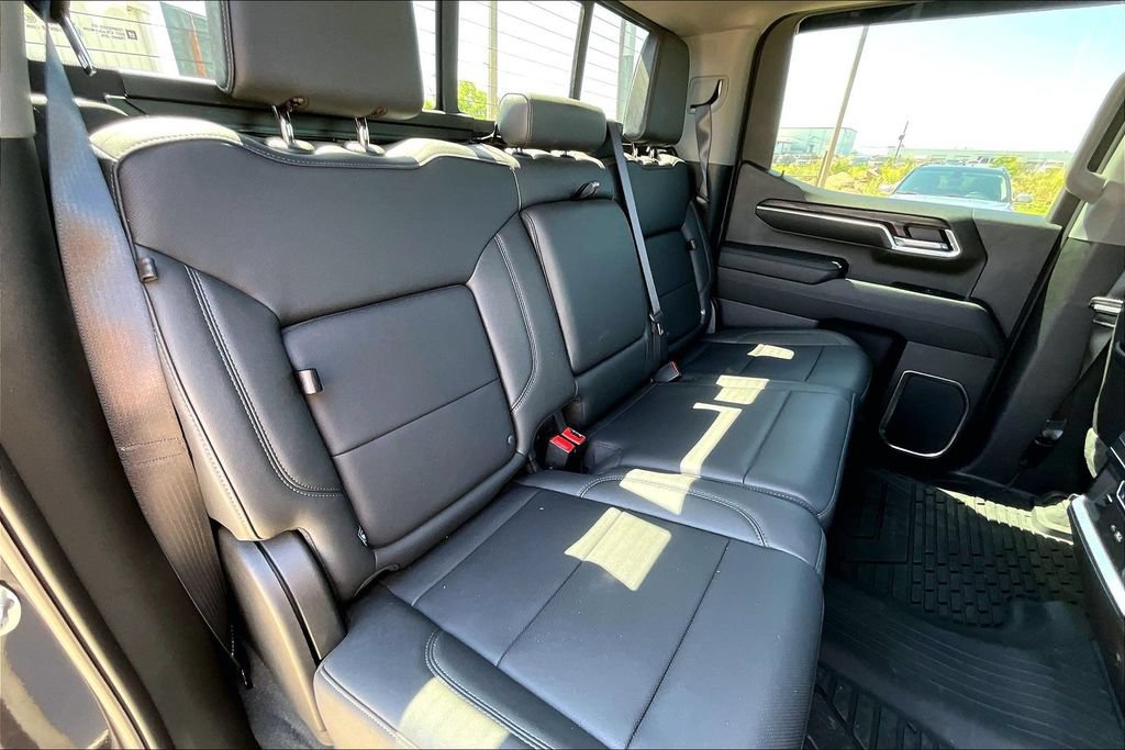 Used 2024 GMC Sierra 1500 SLT AWD/4WD image 32