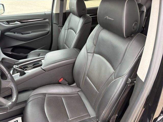 Used 2021 Buick Enclave Avenir w/ Avenir Technology Package FWD image 26