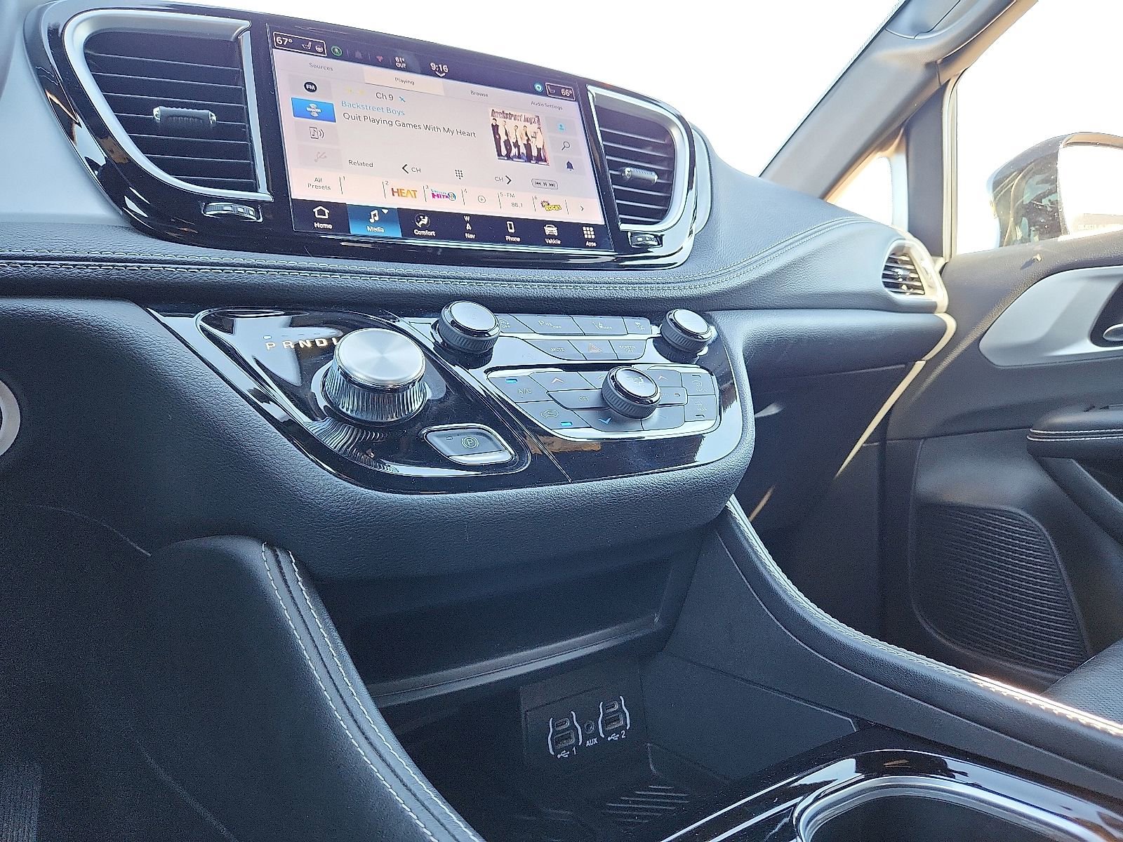 Used 2025 Chrysler Pacifica Limited image 20