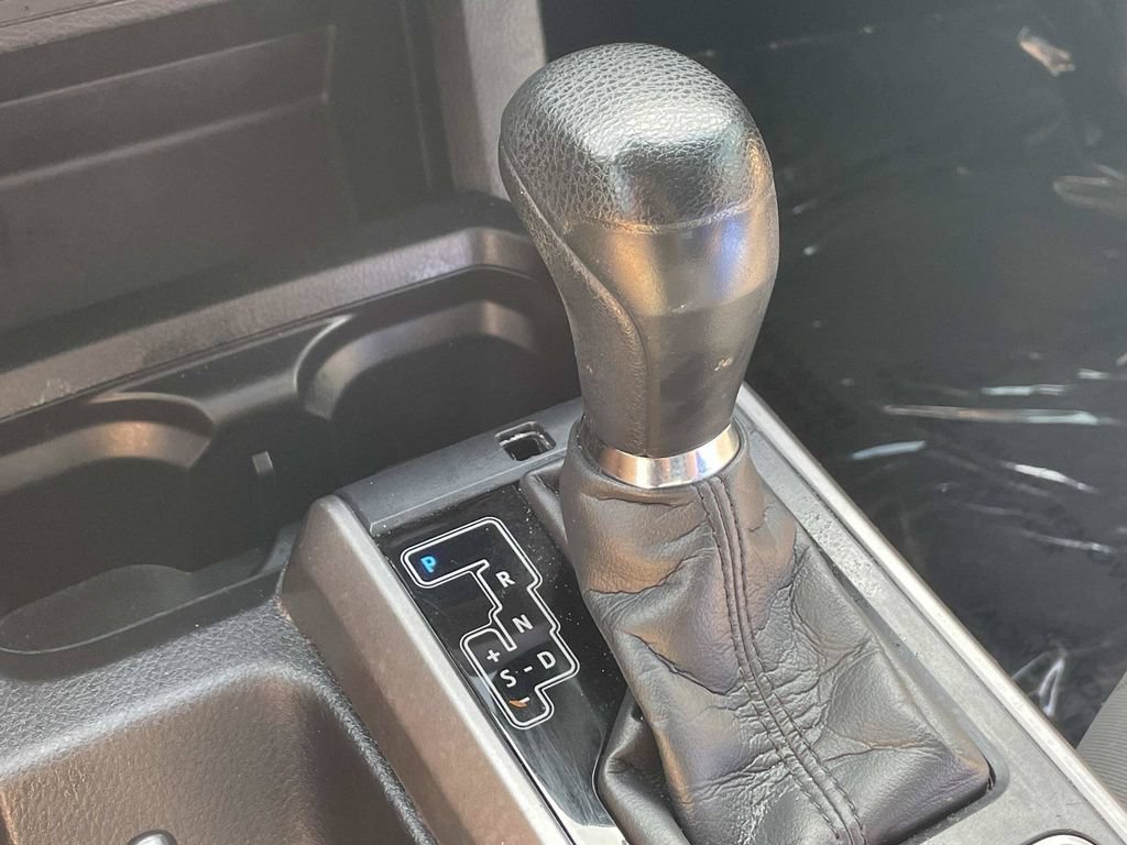 Used 2021 Toyota Tacoma SR5 RWD image 39