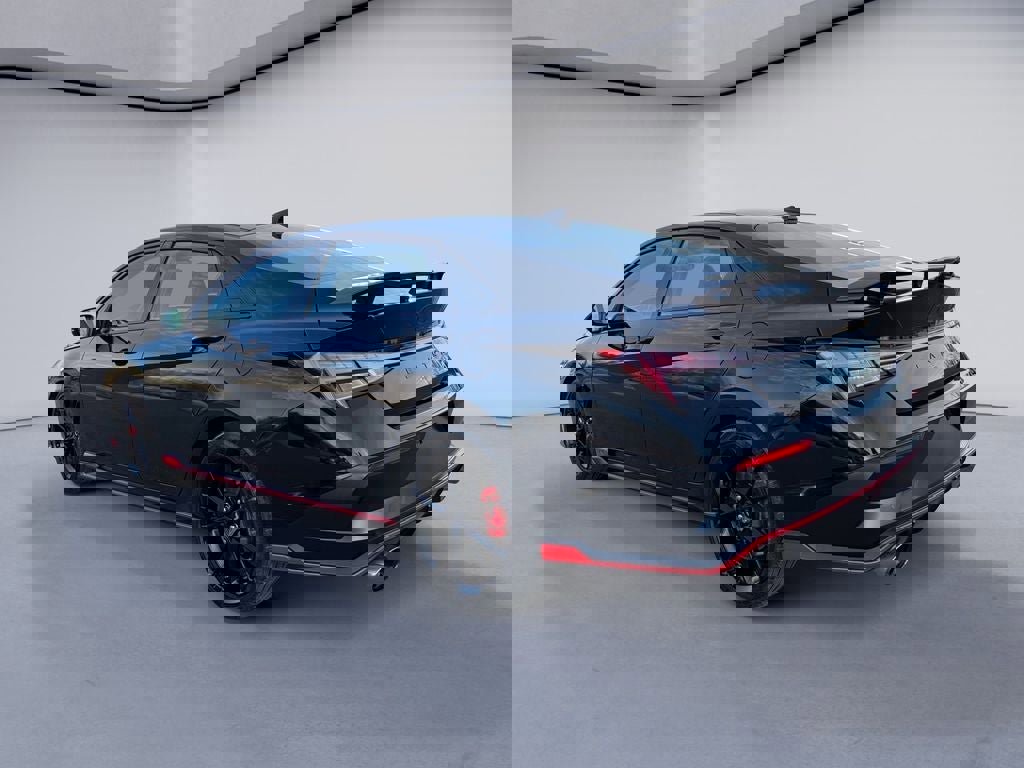 Used 2025 Hyundai Elantra N image 3