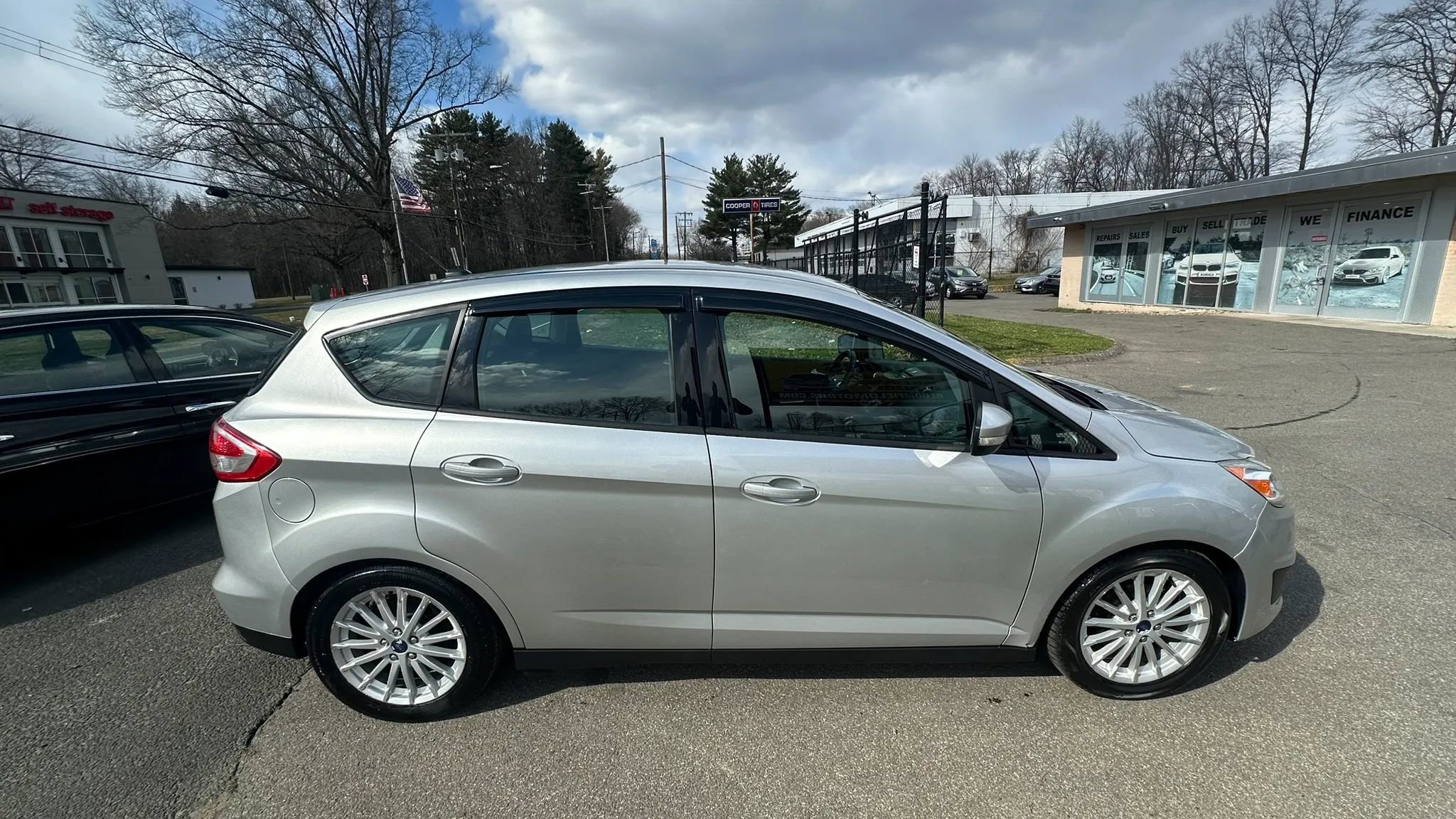 Used 2017 Ford C-MAX SE w/ Equipment Group 201A image 8