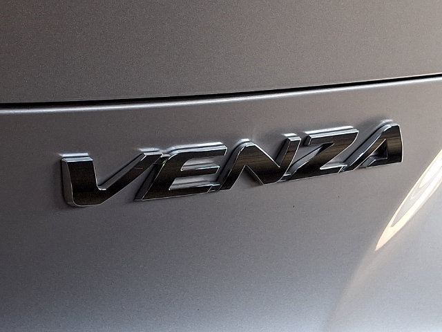 Certified 2024 Toyota Venza LE AWD/4WD image 18