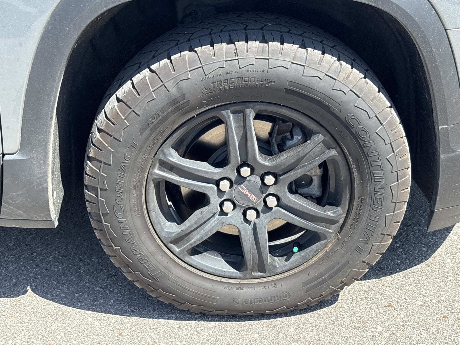 Used 2023 GMC Acadia AT4 w/ Technology Package image 10