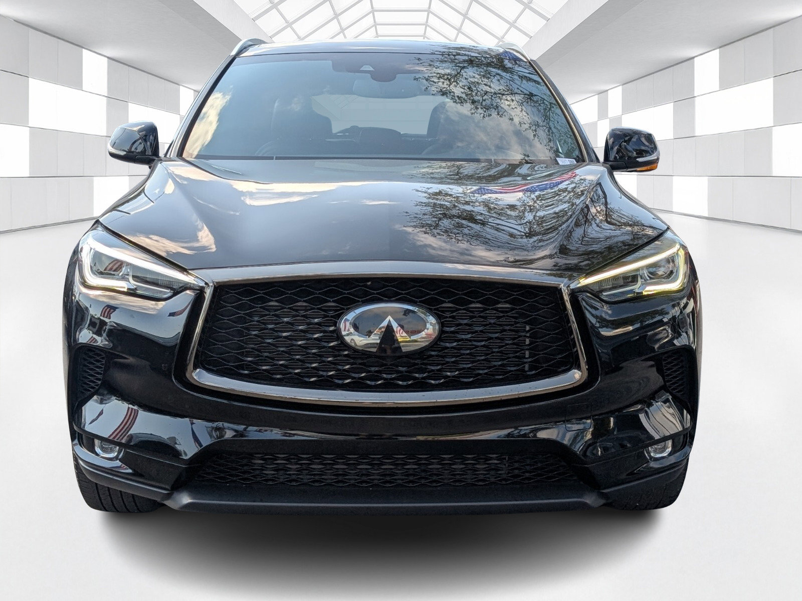 Used 2021 INFINITI QX50 Luxe w/ Appearance Package FWD image 2