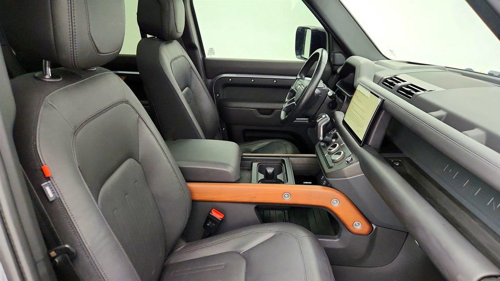 Used 2023 Land Rover Defender 110 X image 26