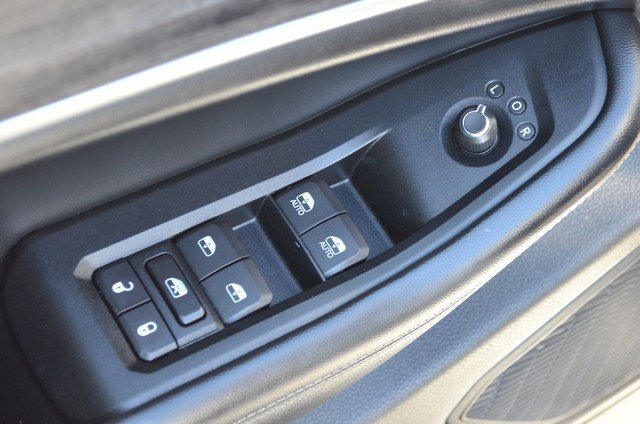 Used 2023 Jeep Grand Cherokee Limited image 16