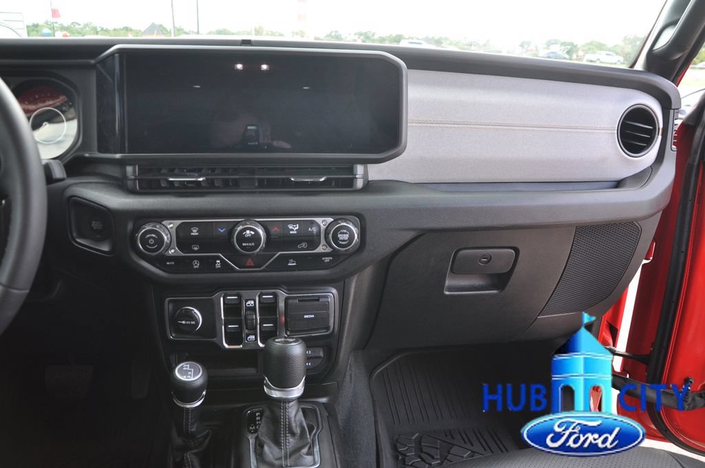 Used 2024 Jeep Wrangler Unlimited Sport AWD/4WD image 20