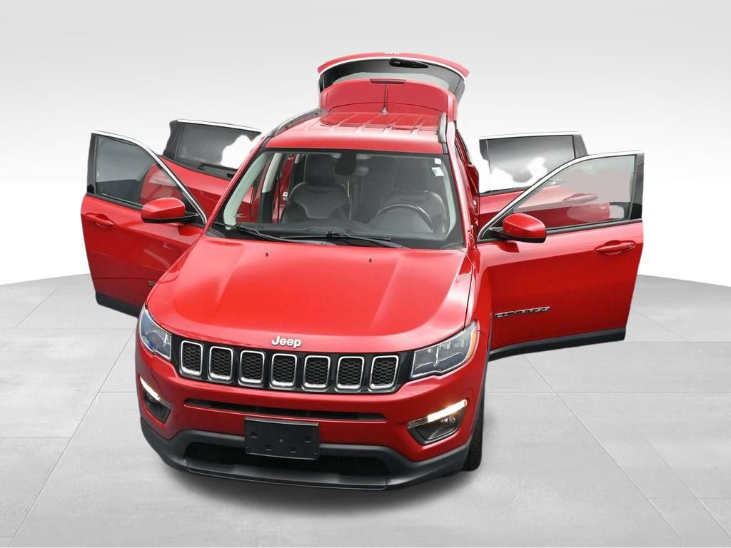 Used 2020 Jeep Compass Latitude w/ Cold Weather Group AWD/4WD image 41