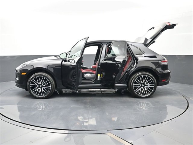 New 2026 Porsche Macan image 30