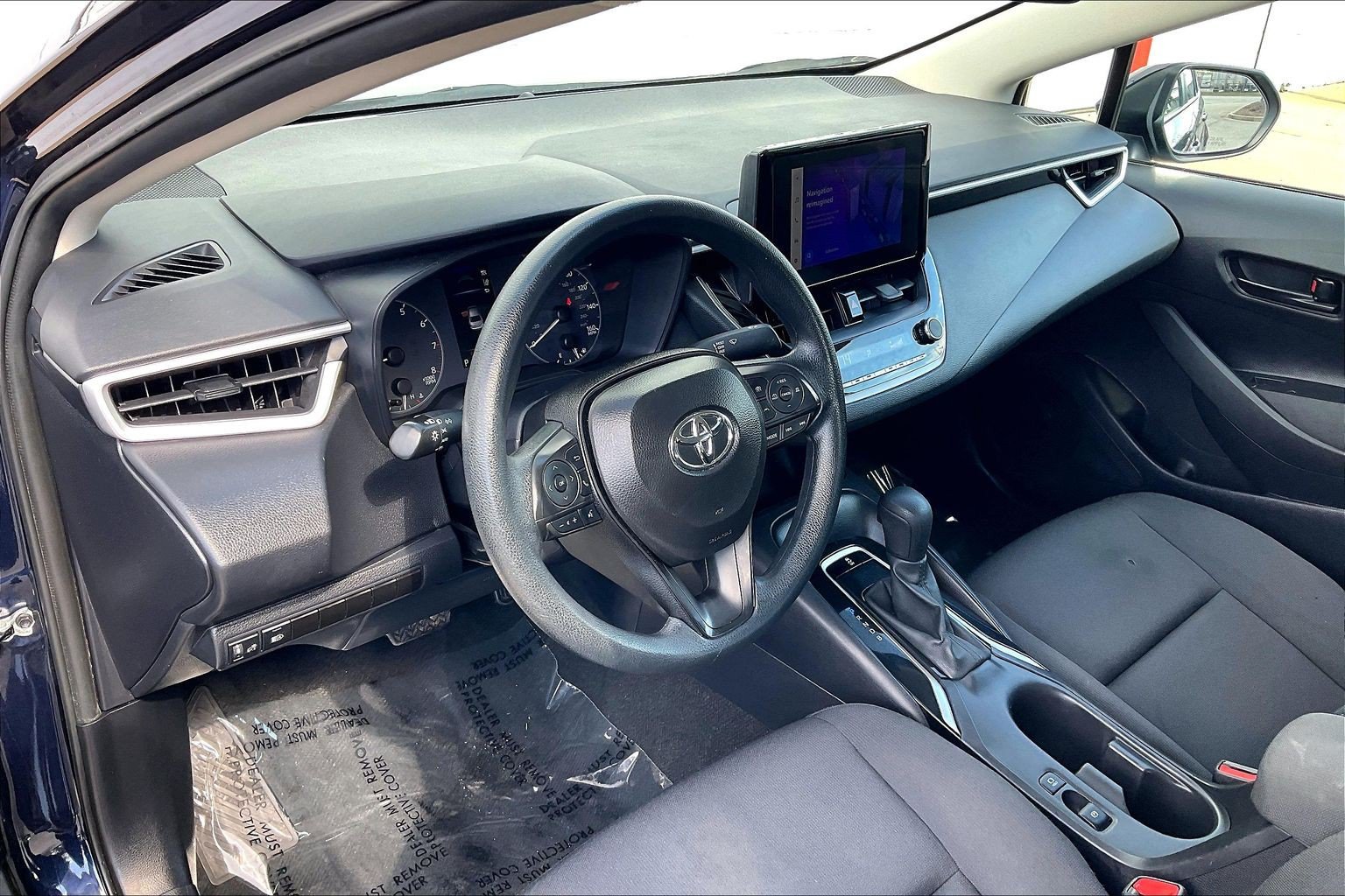 Used 2025 Toyota Corolla LE FWD image 18