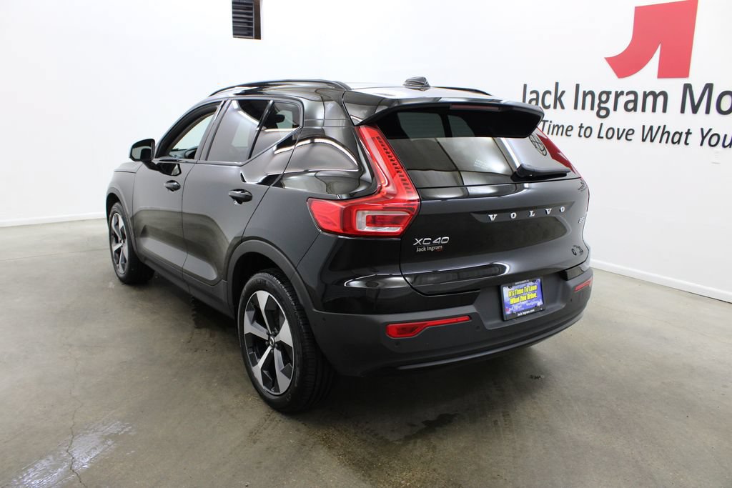 Used 2026 Volvo XC40 B5 Plus AWD/4WD image 3