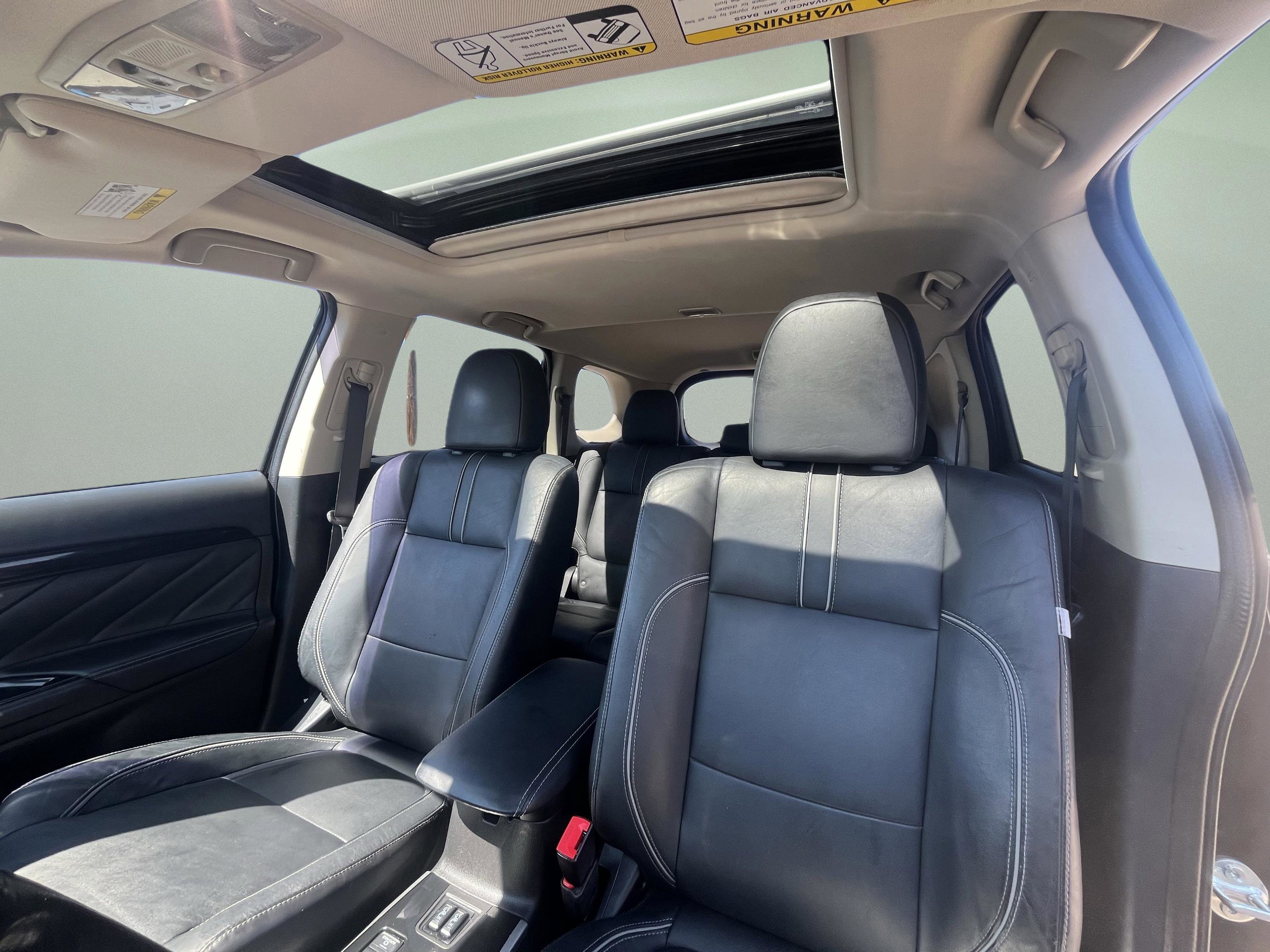 Used 2018 Mitsubishi Outlander SEL image 31