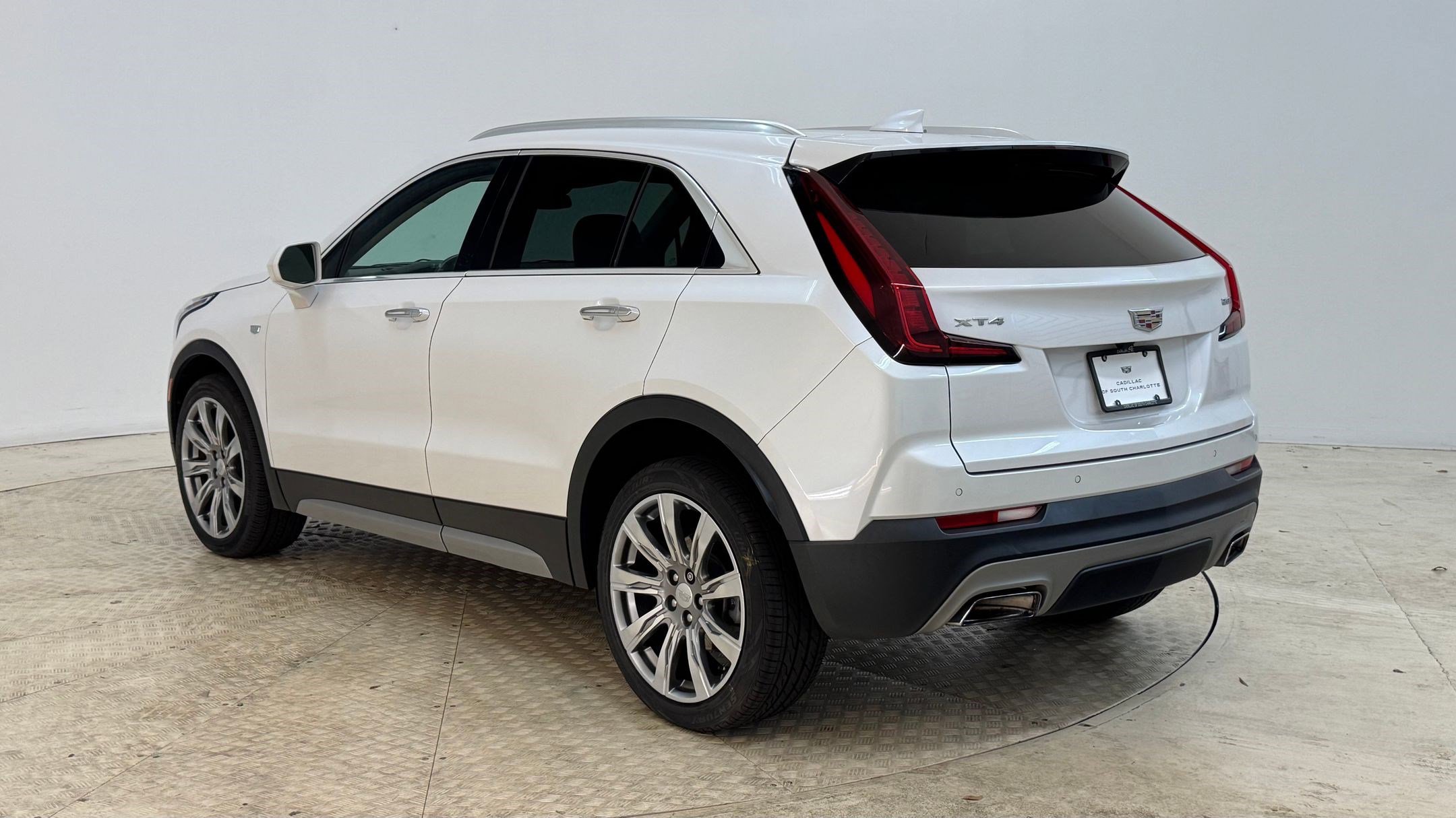 Used 2019 Cadillac XT4 Premium Luxury w/ Driver Assist Package image 3