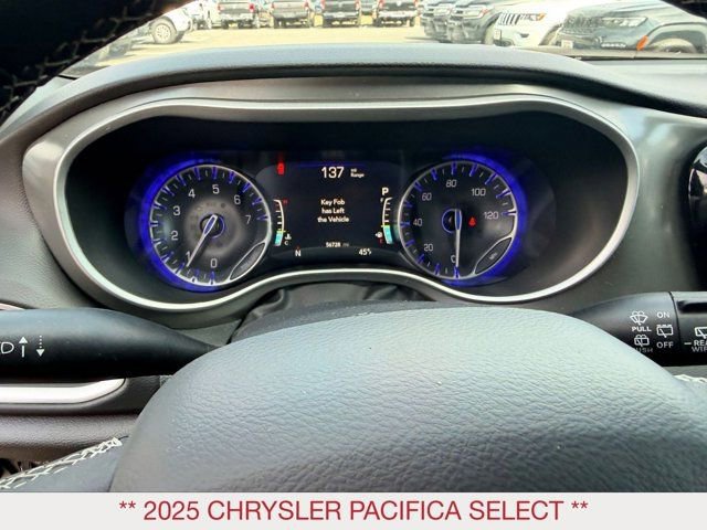 Certified 2025 Chrysler Pacifica Select image 25