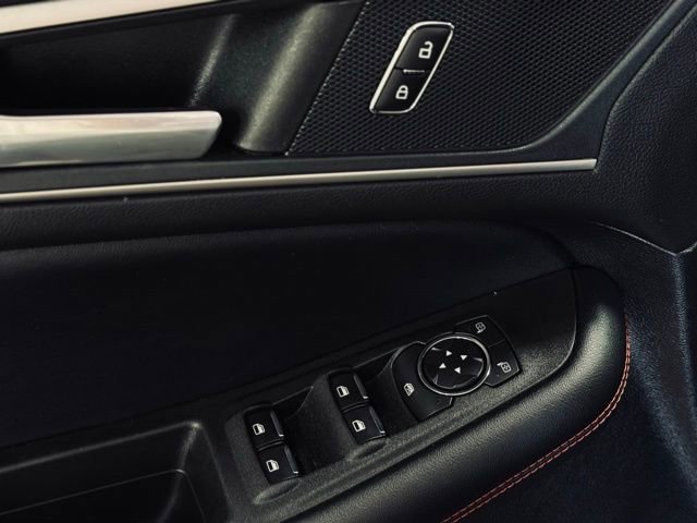 Used 2022 Ford Edge ST-Line w/ Class II Trailer Tow Package image 16