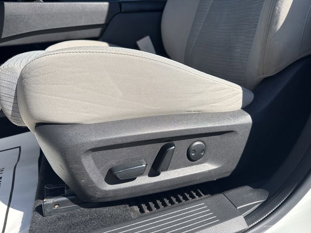 Used 2023 Nissan Rogue SV AWD/4WD image 17