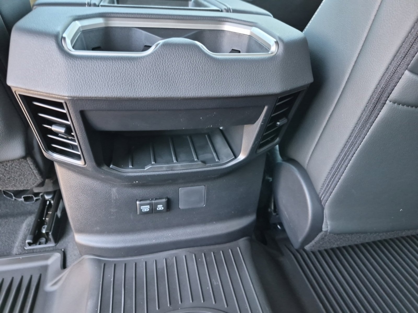 New 2026 Toyota Tundra Limited AWD/4WD image 36