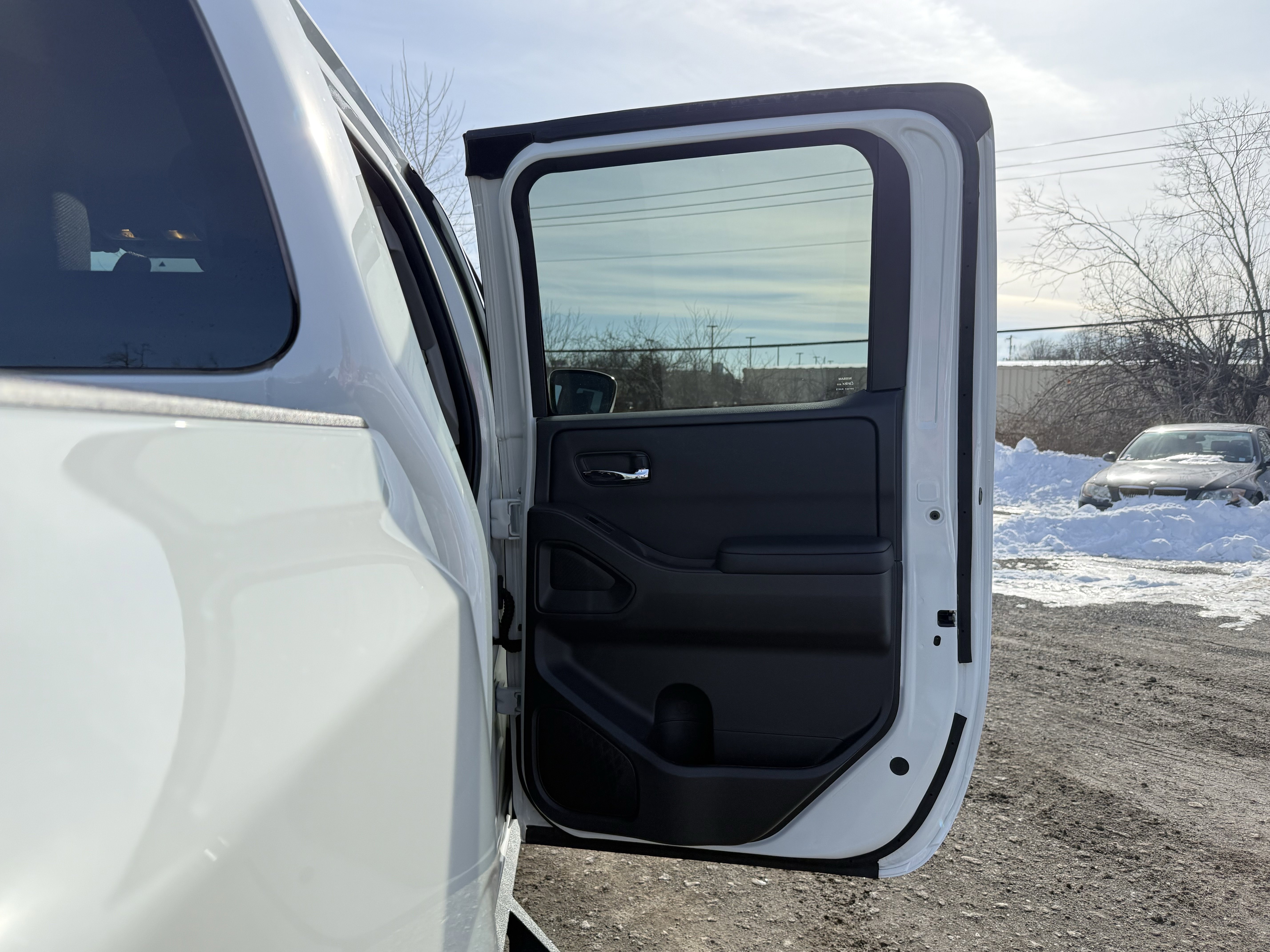 Used 2025 Nissan Frontier SV w/ SV Convenience Package image 30