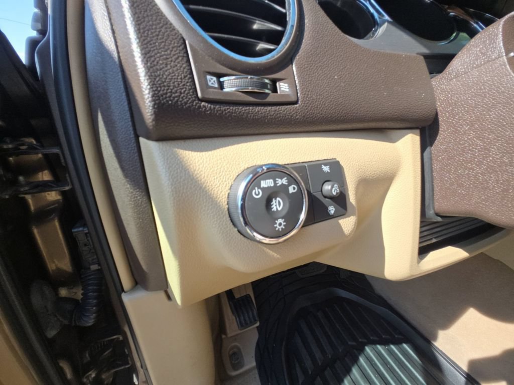 Used 2008 Buick Enclave CXL w/ Entertainment Package #3 FWD image 32