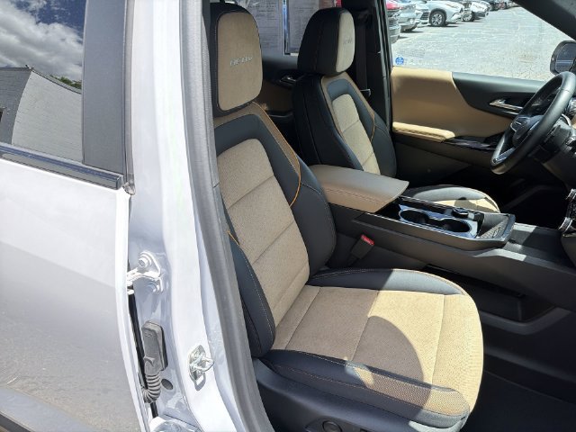 Certified 2025 Chevrolet Equinox ACTIV w/ Safety and Technology Package FWD image 19