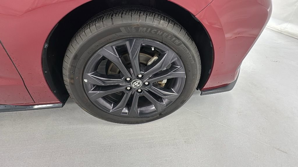 Used 2023 Toyota Sienna XSE image 9