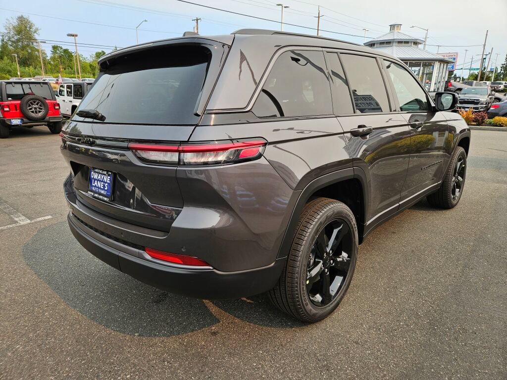 New 2026 Jeep Grand Cherokee Limited w/ Limited Altitude Package AWD/4WD image 5