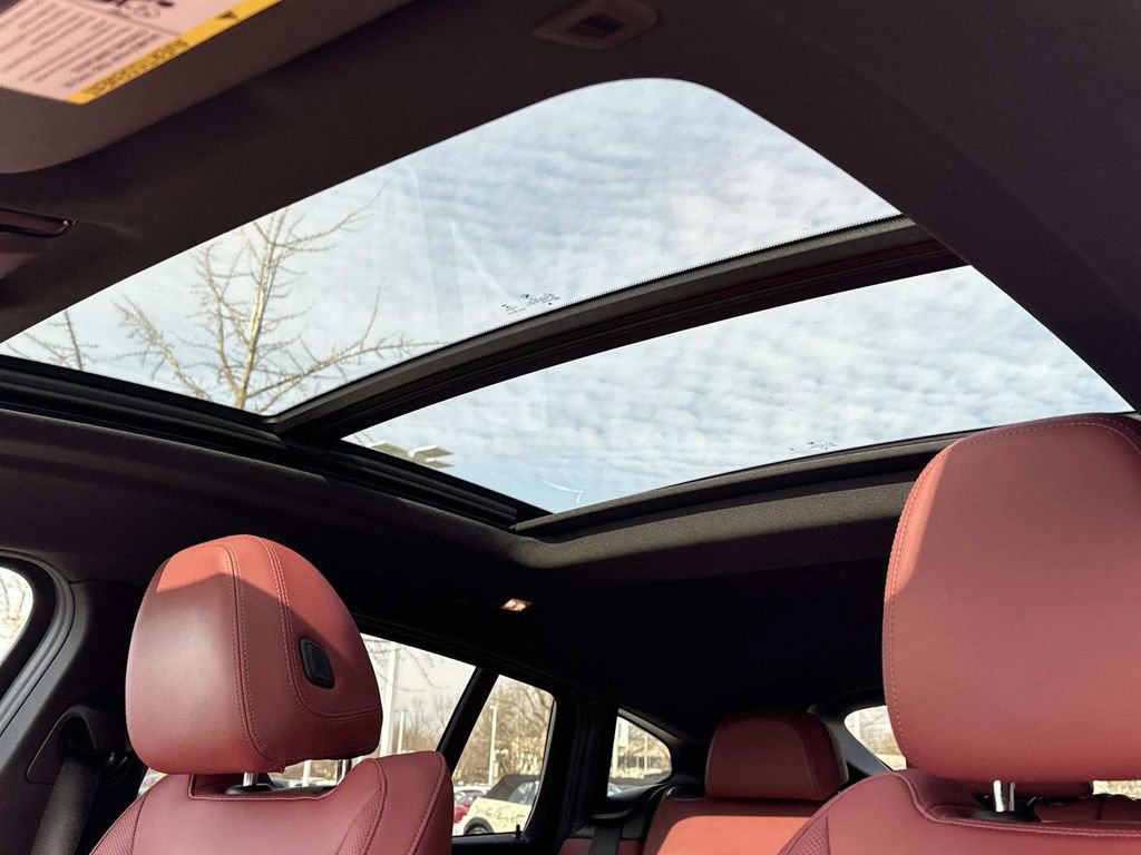 Used 2023 BMW X4 xDrive30i w/ Convenience Package image 23