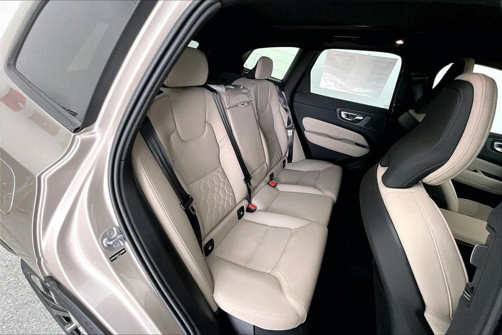 New 2026 Volvo XC60 B5 Plus w/ Protection Package Premier AWD/4WD image 8