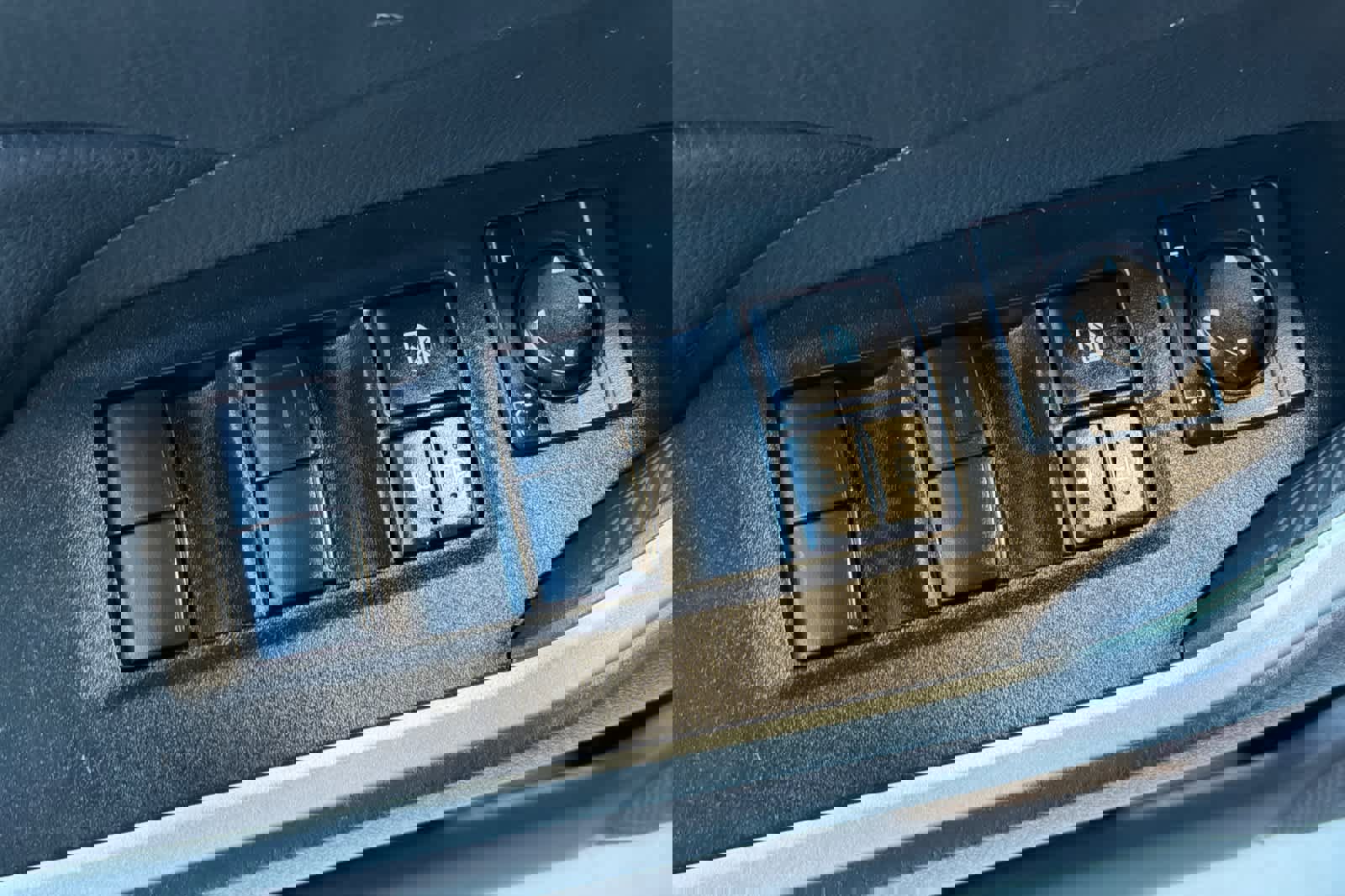 Used 2021 Toyota RAV4 XLE image 15