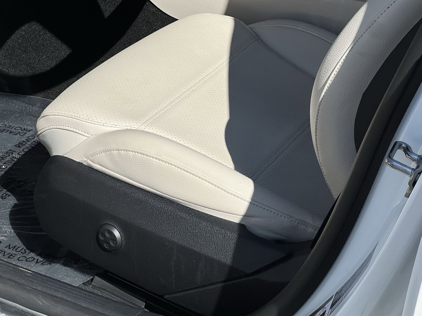 Used 2024 Mercedes-Benz C 300 4MATIC Sedan image 12