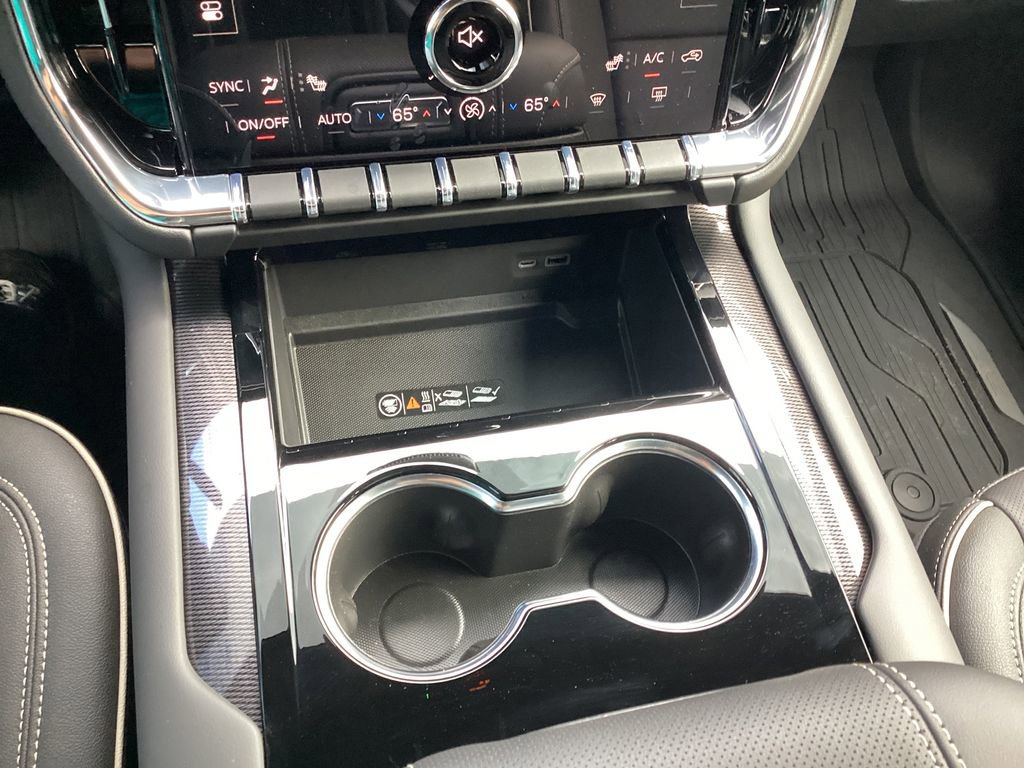 New 2026 GMC Yukon Elevation w/ LPO, Elevation Black Package RWD image 26