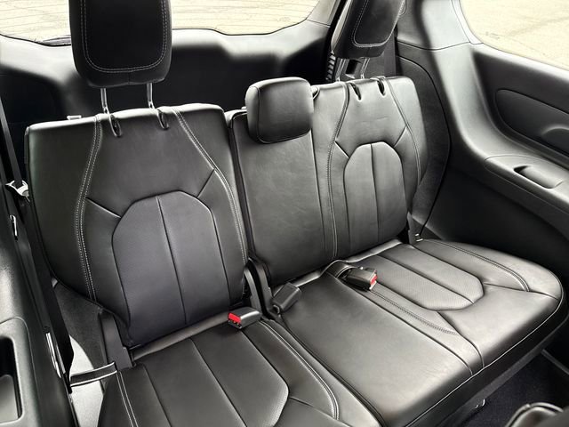 New 2026 Chrysler Pacifica Select AWD/4WD image 23