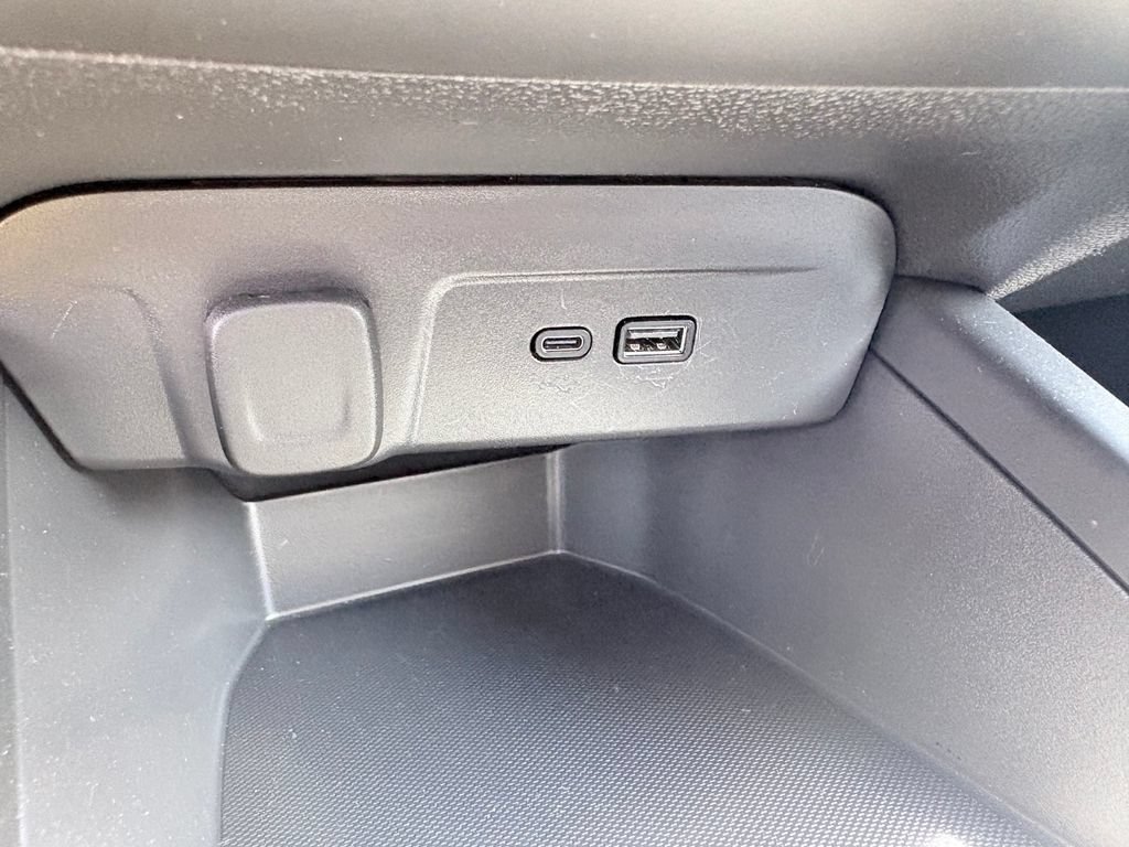 Used 2025 Chevrolet Trax LS FWD image 19