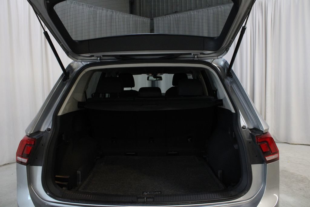 Used 2020 Volkswagen Tiguan SE AWD/4WD image 30