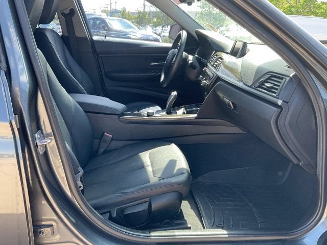 Used 2015 BMW 320i Sedan RWD image 17