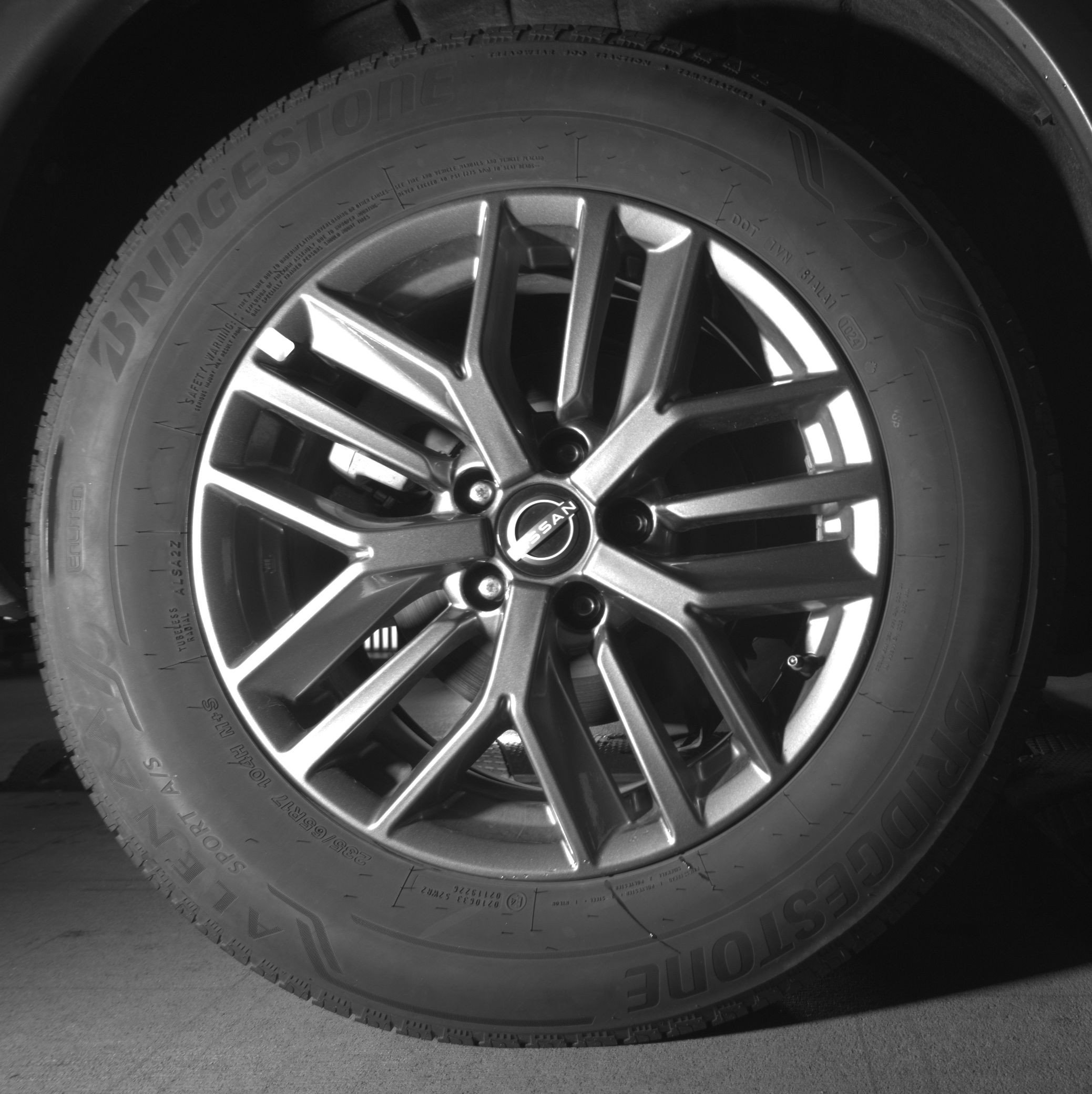 Used 2024 Nissan Rogue S image 15