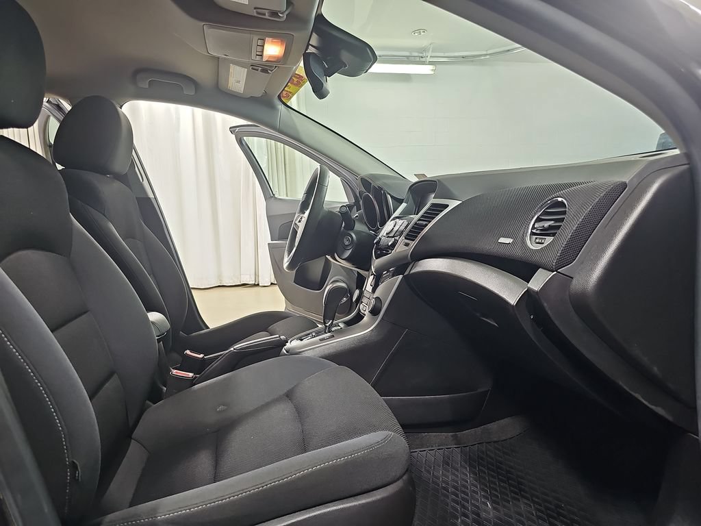 Used 2016 Chevrolet Cruze LT FWD image 13