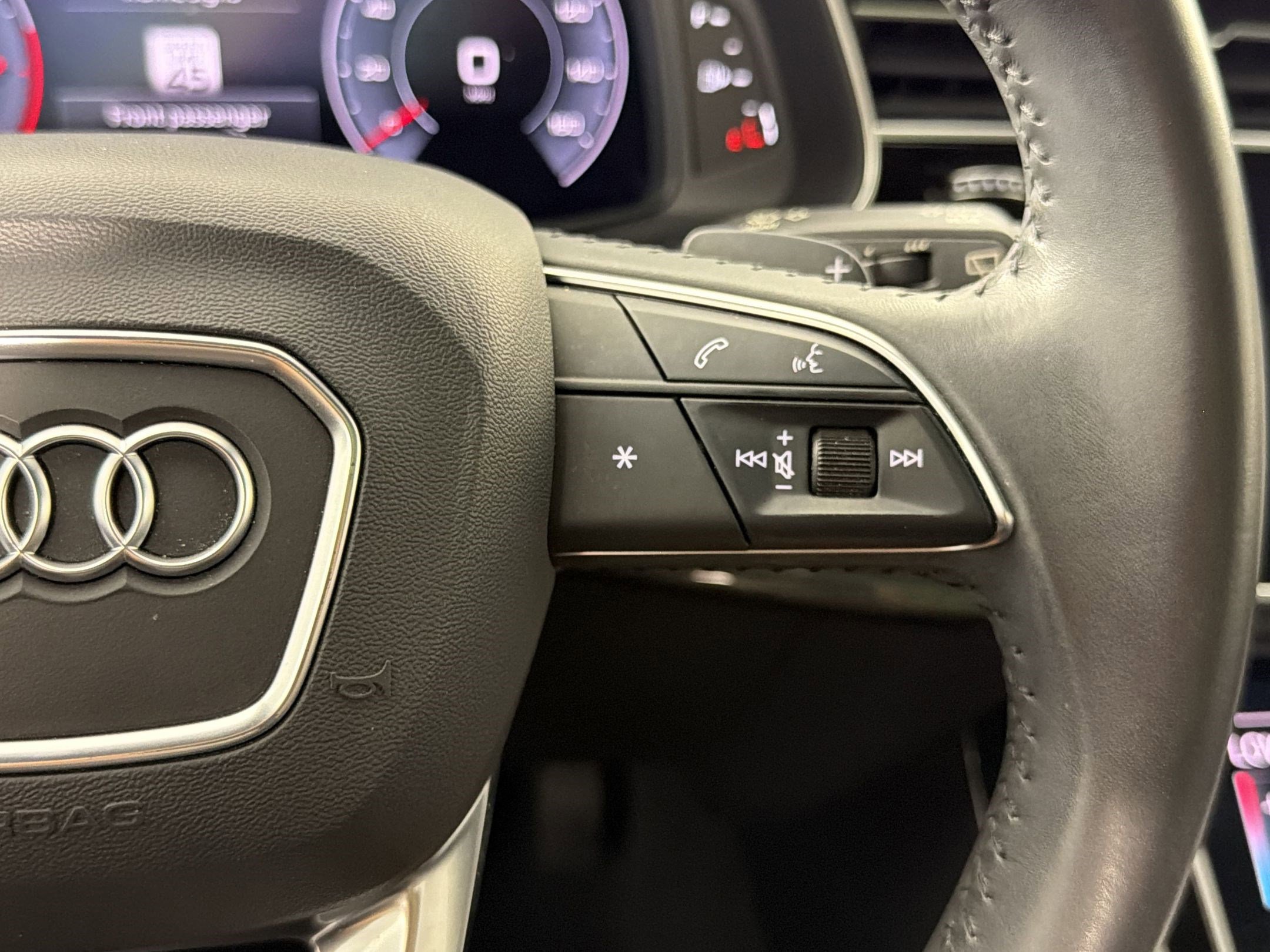 Used 2020 Audi Q7 3.0T Prestige AWD/4WD image 22