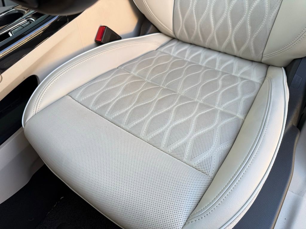 Used 2023 Buick Envision Avenir FWD image 22