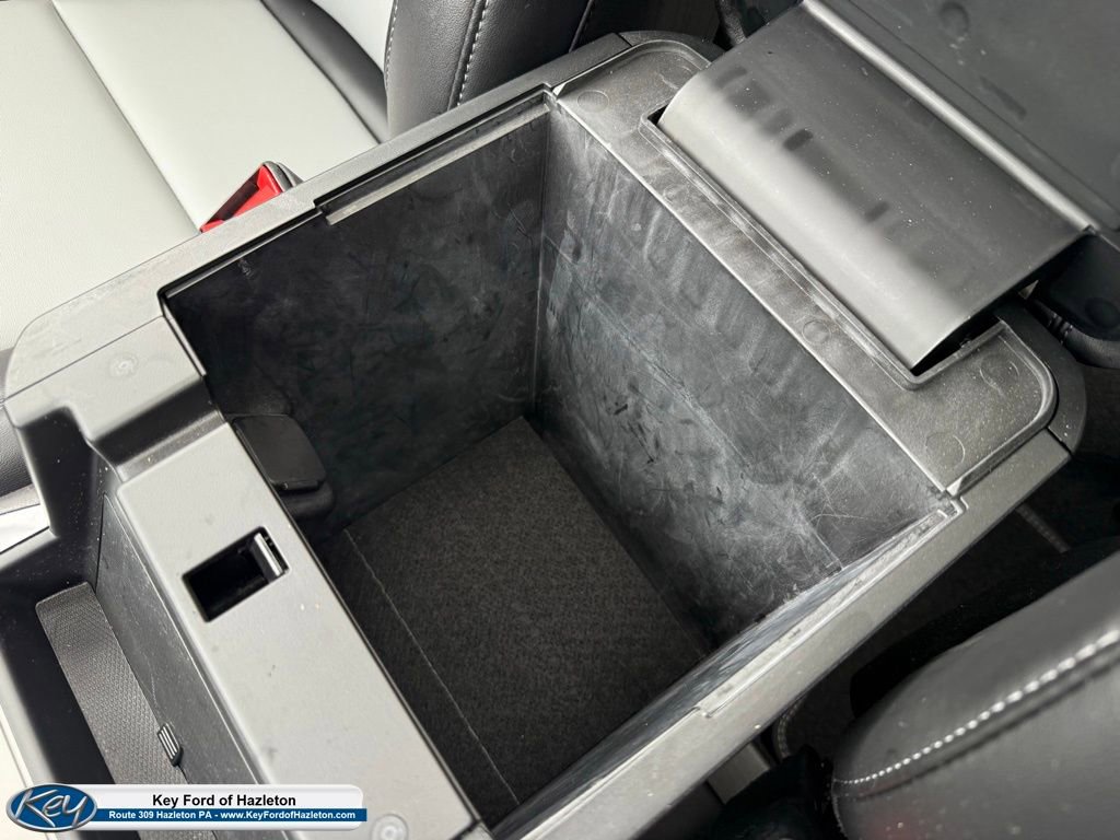 Certified 2022 Ford Explorer XLT w/ Equipment Group 202A image 25