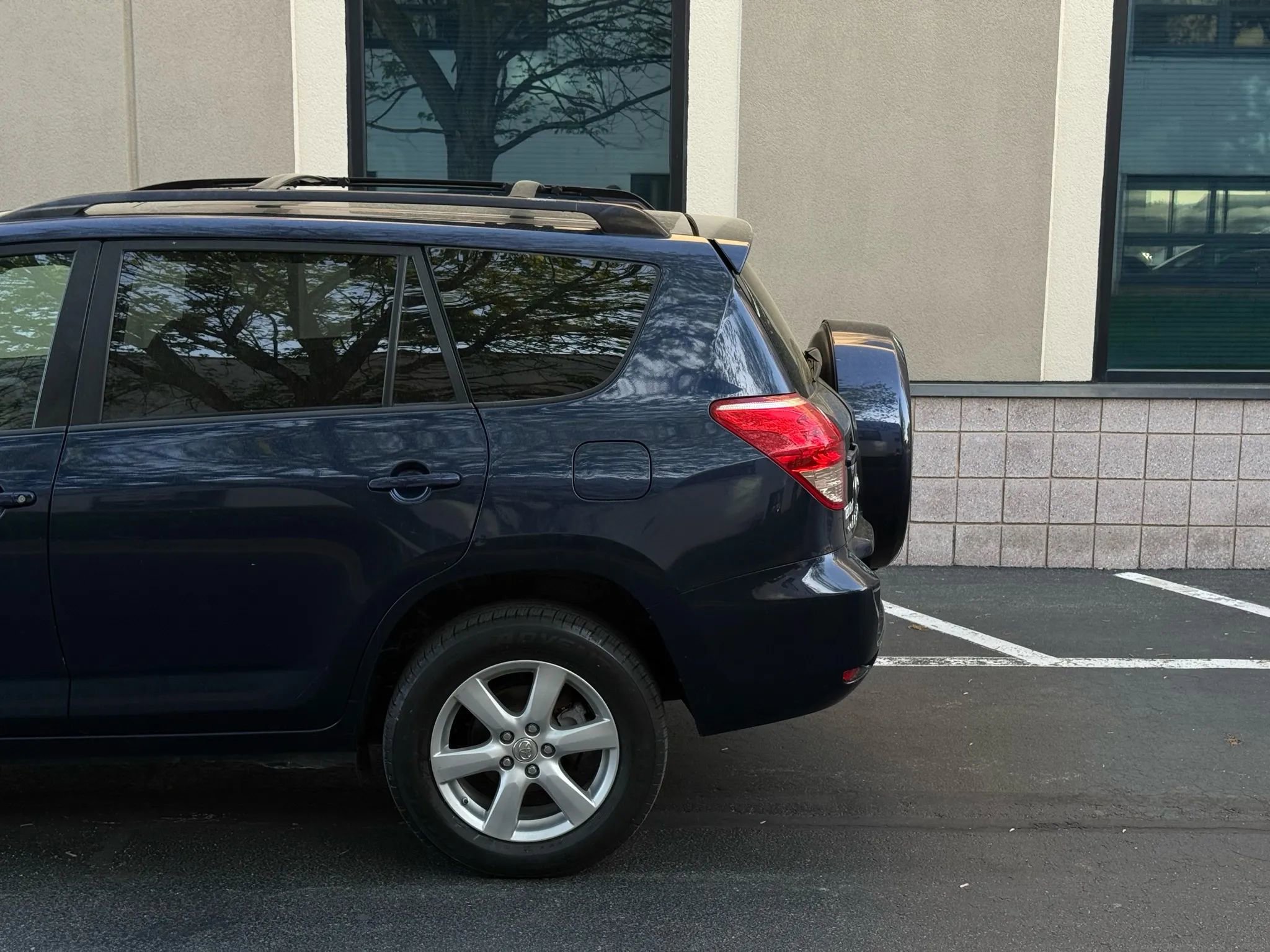 Used 2007 Toyota RAV4 Limited image 10