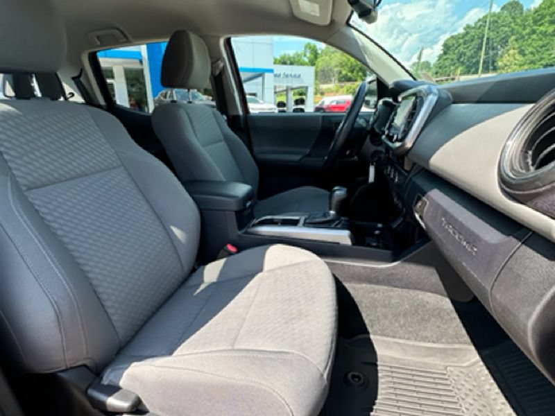 Used 2022 Toyota Tacoma SR5 RWD image 29