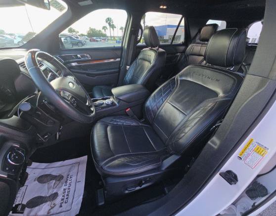 Used 2019 Ford Explorer Platinum AWD/4WD image 2
