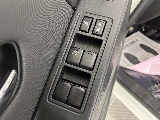 Used 2024 Nissan Frontier SV w/ Technology Package RWD image 31