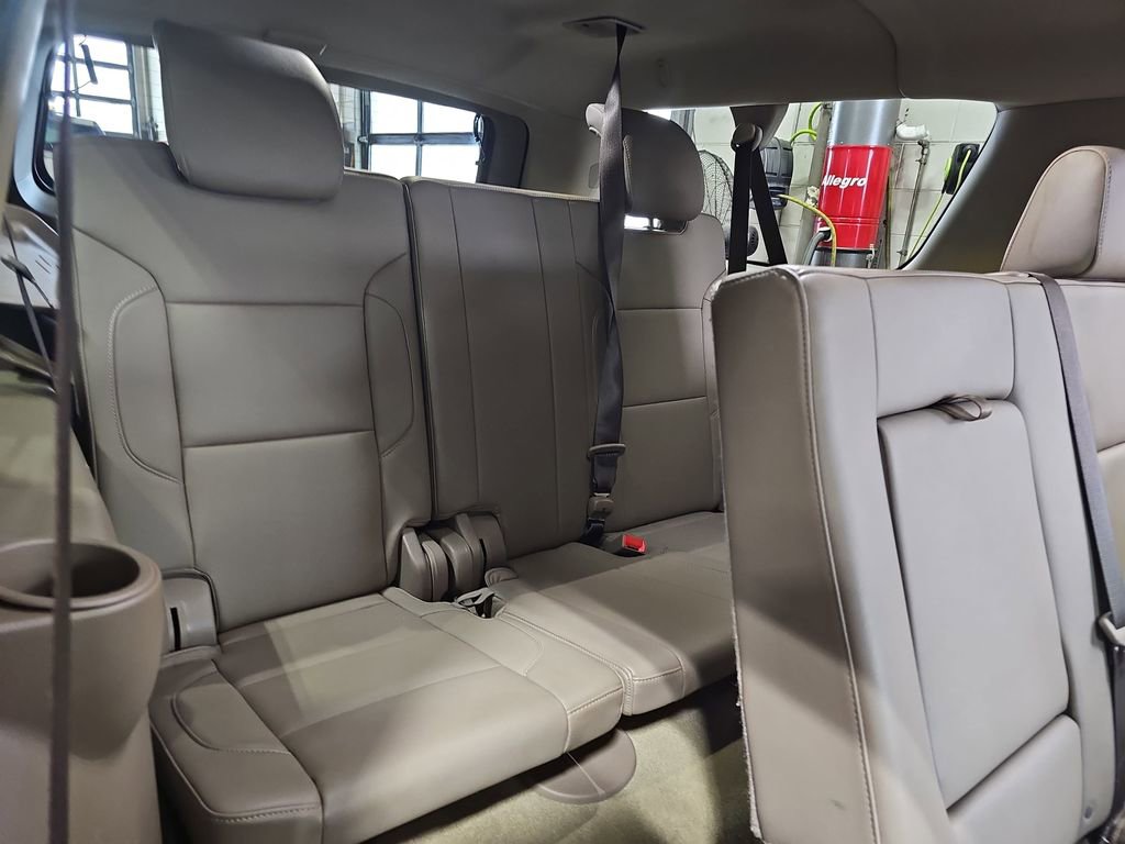 Used 2018 Chevrolet Suburban LT w/ Luxury Package image 12