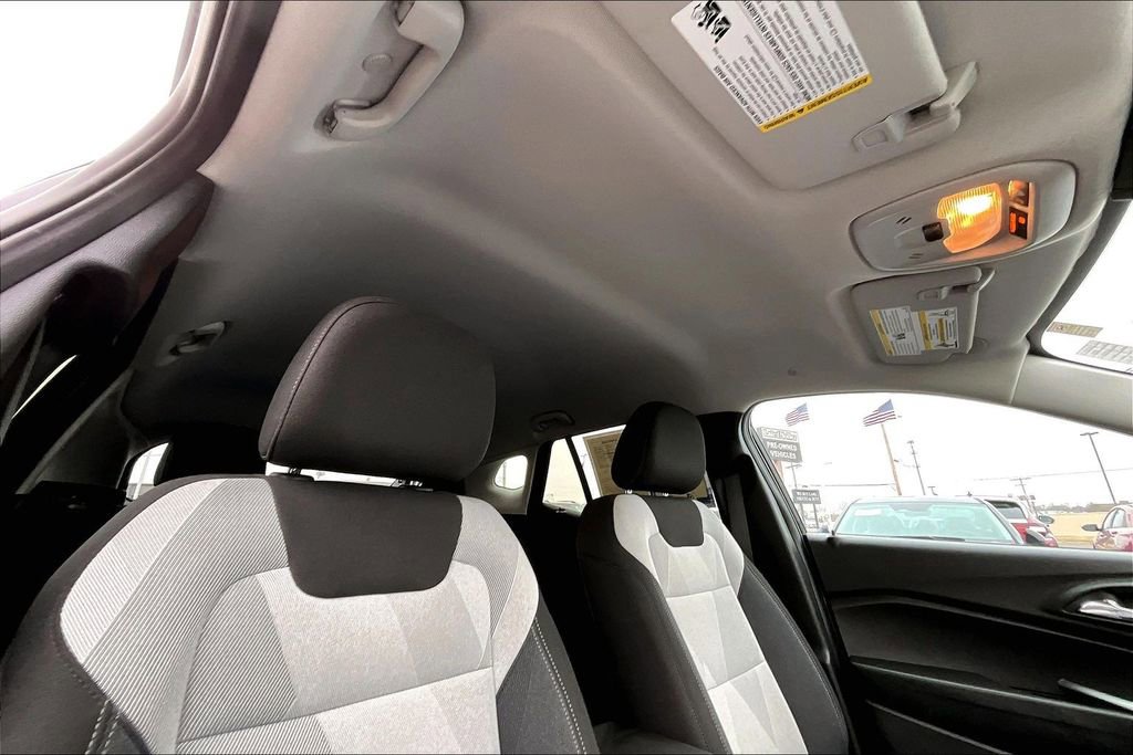 Used 2025 Chevrolet Trax LS image 22